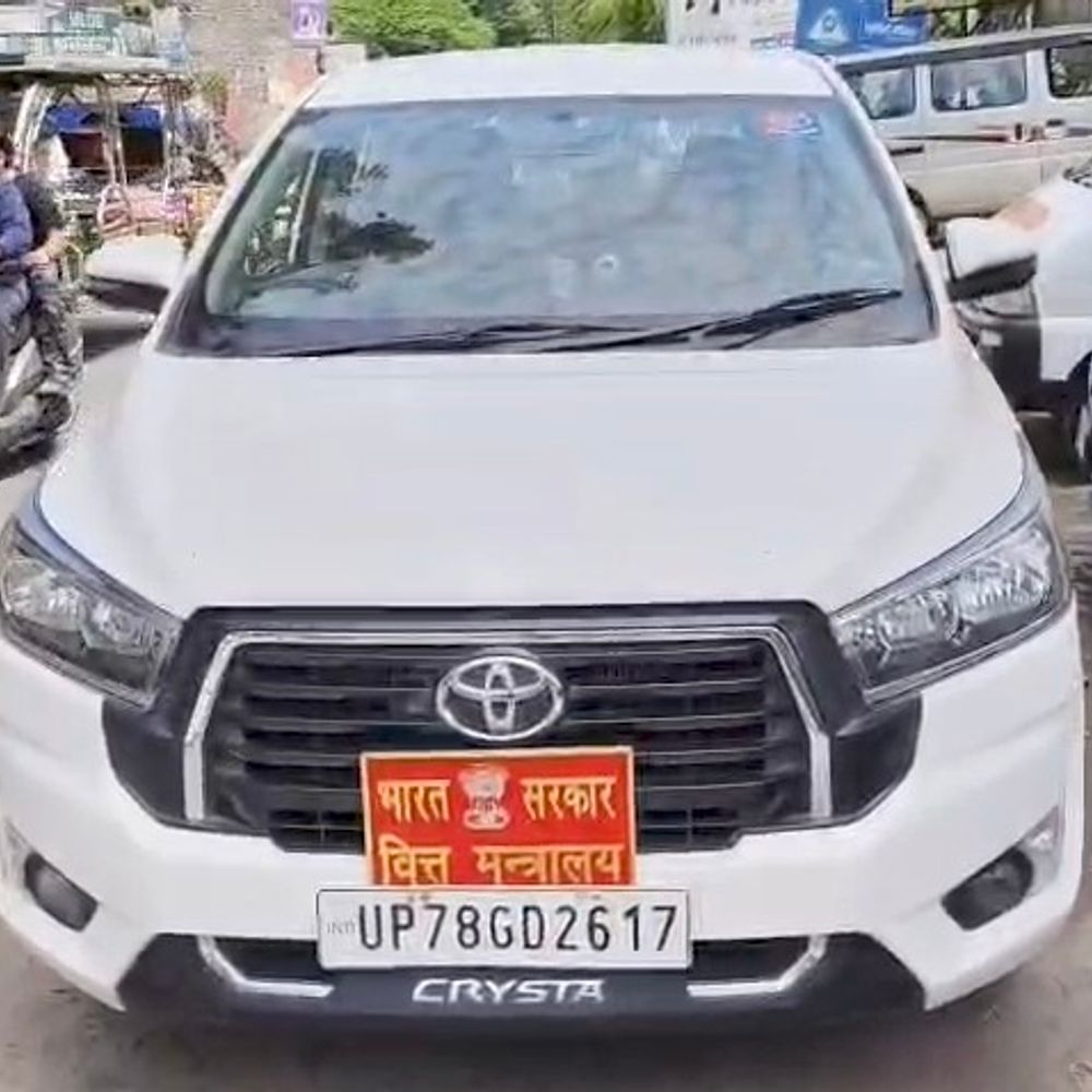 मुजफ्फरनगर में पेपर मिलों पर आयकर विभाग की छापेमारी:गाड़ियों में शादी का स्टिकर लगाकर पहुंचे अफसर, शिकायत के बाद कार्रवाई