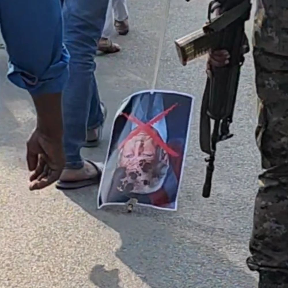 ईरान के सर्वोच्च धर्मगुरु के समर्थन में सीवान में जुलूस:सुरक्षा के बीच शांतिपूर्ण संपन्न हुआ प्रदर्शन, अमेरिका और इजरायल के विरोध में की नारेबाजी