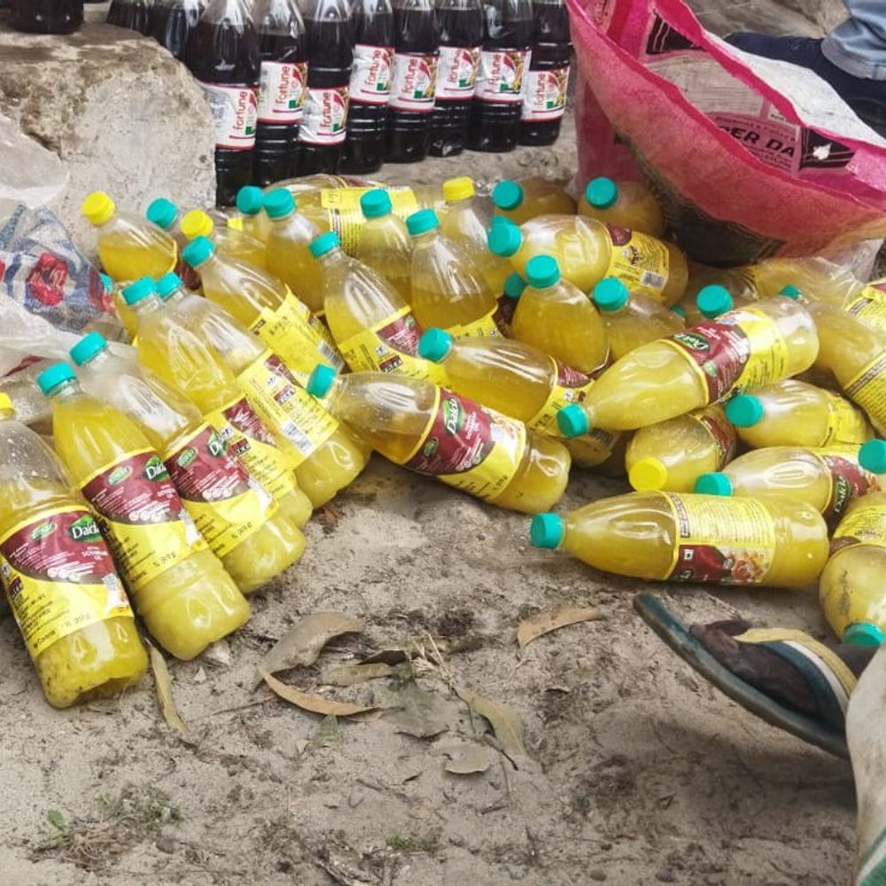 लौकहा में नकली खाद्य तेल फैक्ट्री का भंडाफोड़:नामी कंपनियों के नाम पर हो रहा था उत्पादन, गृहस्वामी गिरफ्तार