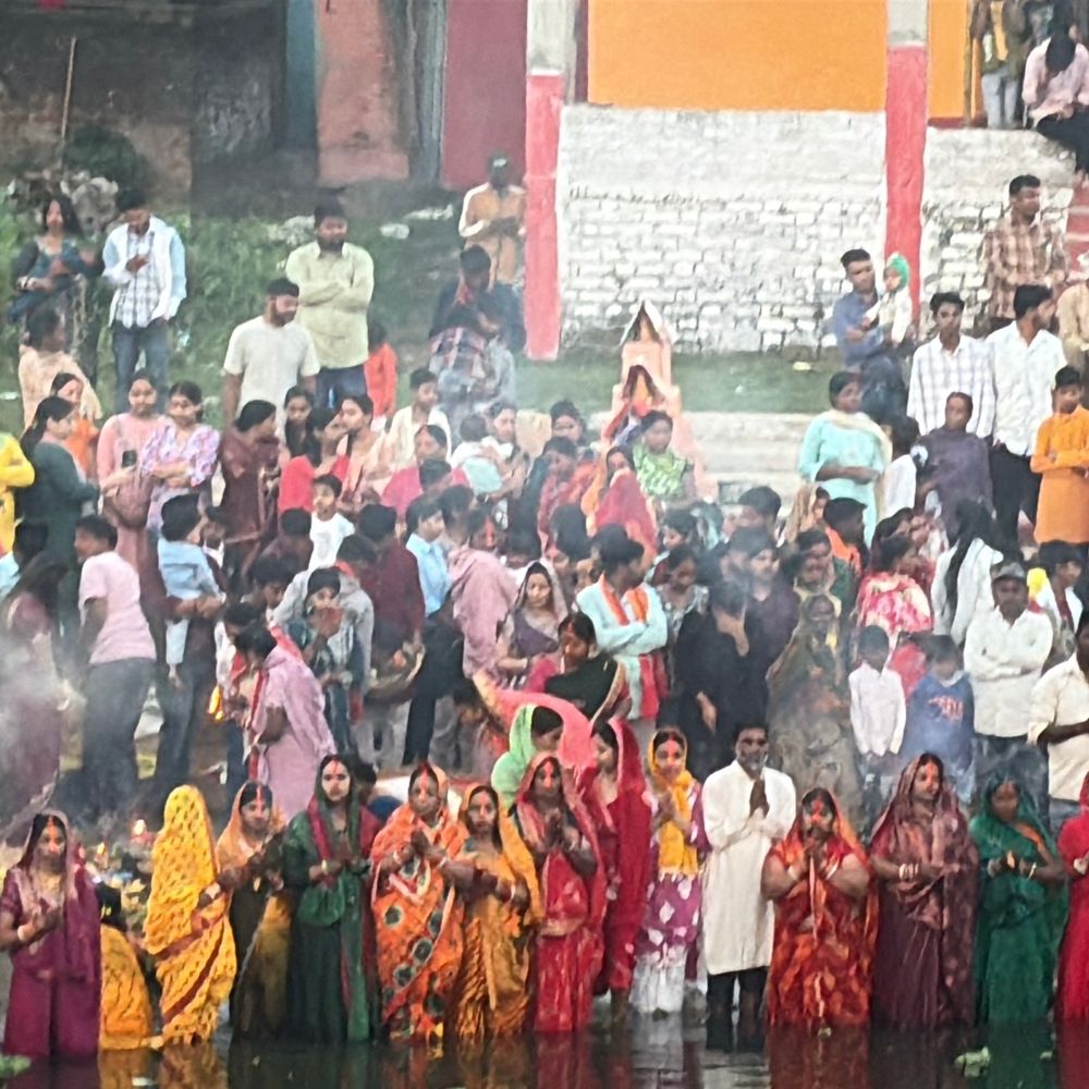 किशनगंज में चैती छठ का आज अंतिम दिन:उगते सूर्य को अर्घ्य के साथ हुआ समापन, घाटों पर भीड़