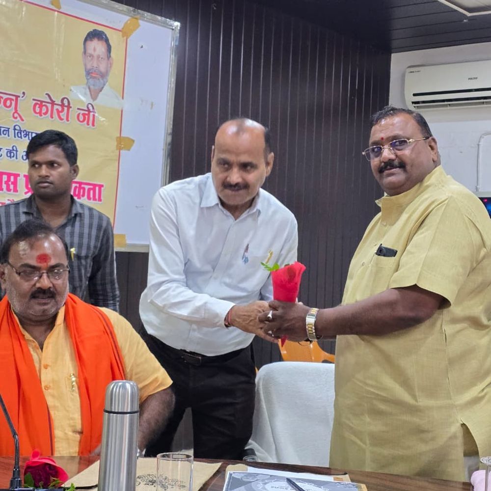 चित्रकूट में प्रभारी मंत्री की सख्ती:जले ट्रांसफार्मर तुरंत बदलने, रिवर फ्रंट का एस्टीमेट भेजने के निर्देश