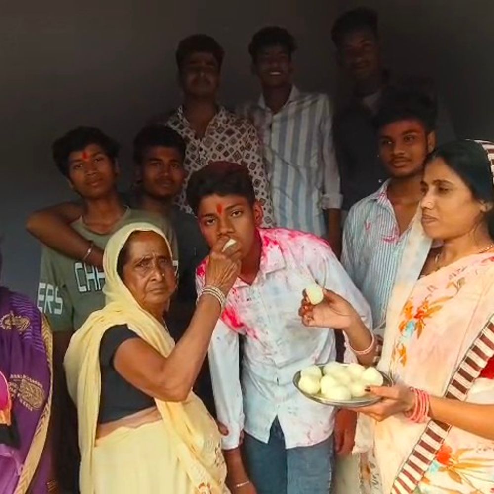 प्रिंस कुमार ने मैट्रिक में 93% अंक हासिल किए:कटिहार में दसवां और प्रखंड में पहला स्थान, 2021 में पिता का हो गया था निधन