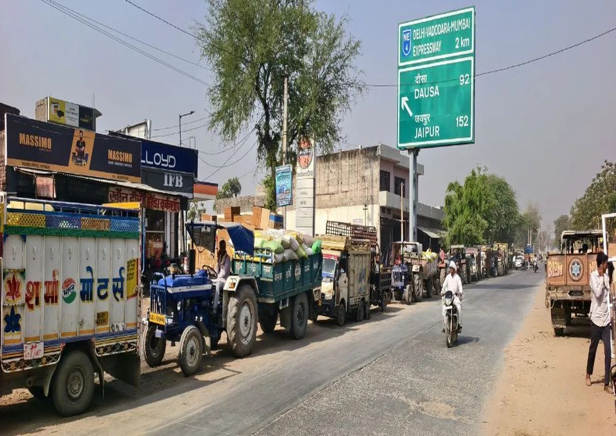 सरसों की बंपर आवक से मंडी में व्यवस्था गड़बड़ाई, लग रहा जाम