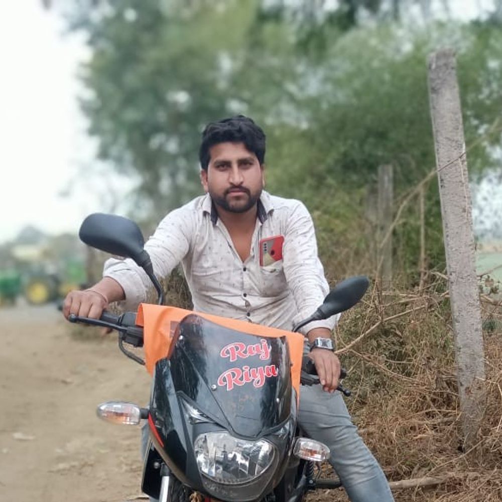 हरदा में ट्रक-डंपर की टक्कर में ड्राइवर की मौत:जेसीबी से दो घंटे बाद निकाला शव, महाराष्ट्र से शक्कर भरकर आ रहा था, लोगों ने बोरियां लूटी