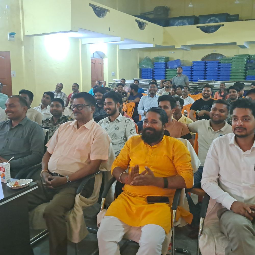 हवेली खड़गपुर टाउन हॉल में भारत-न्यूजीलैंड मैच का प्रसारण:डीएम के निर्देश पर सैकड़ों क्रिकेट प्रेमियों ने लिया आनंद