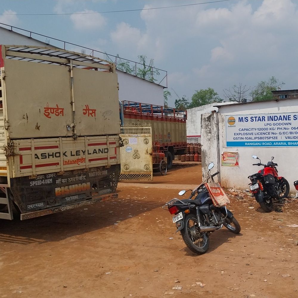 अररिया में रसोई गैस आपूर्ति सामान्य:जिला प्रशासन सतर्क; 3 एजेंसियों पर की छापेमारी, 107 शिकायतों का किया निपटारा