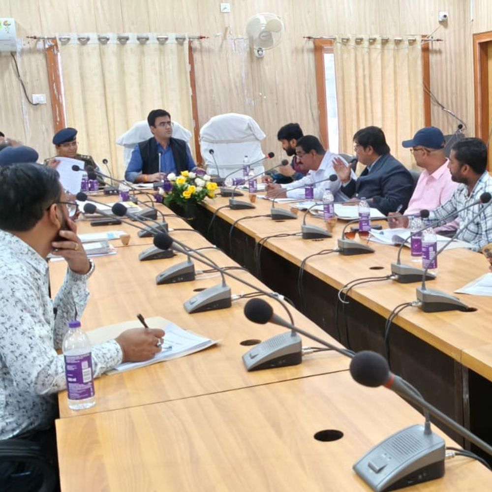 पीड़ितों को राहत राशि का भुगतान समय पर हो-DM:मधुबनी में SC/ST अत्याचार निवारण समिति की बैठक,लंबित मामले निपटाने के निर्देश