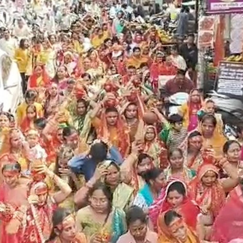 महामाई माता की शोभा यात्रा में उमड़ा जनसैलाब:शहर जयकारों से गूंजा, झांकियों ने बनाया भक्तिमय माहौल