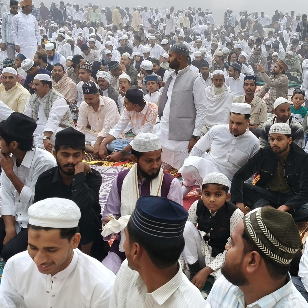 शामली में ईद की नमाज शांतिपूर्वक अदा की गई:डीएम-एसपी की मौजूदगी में मुस्लिम समाज ने अमन-चैन की दुआ मांगी