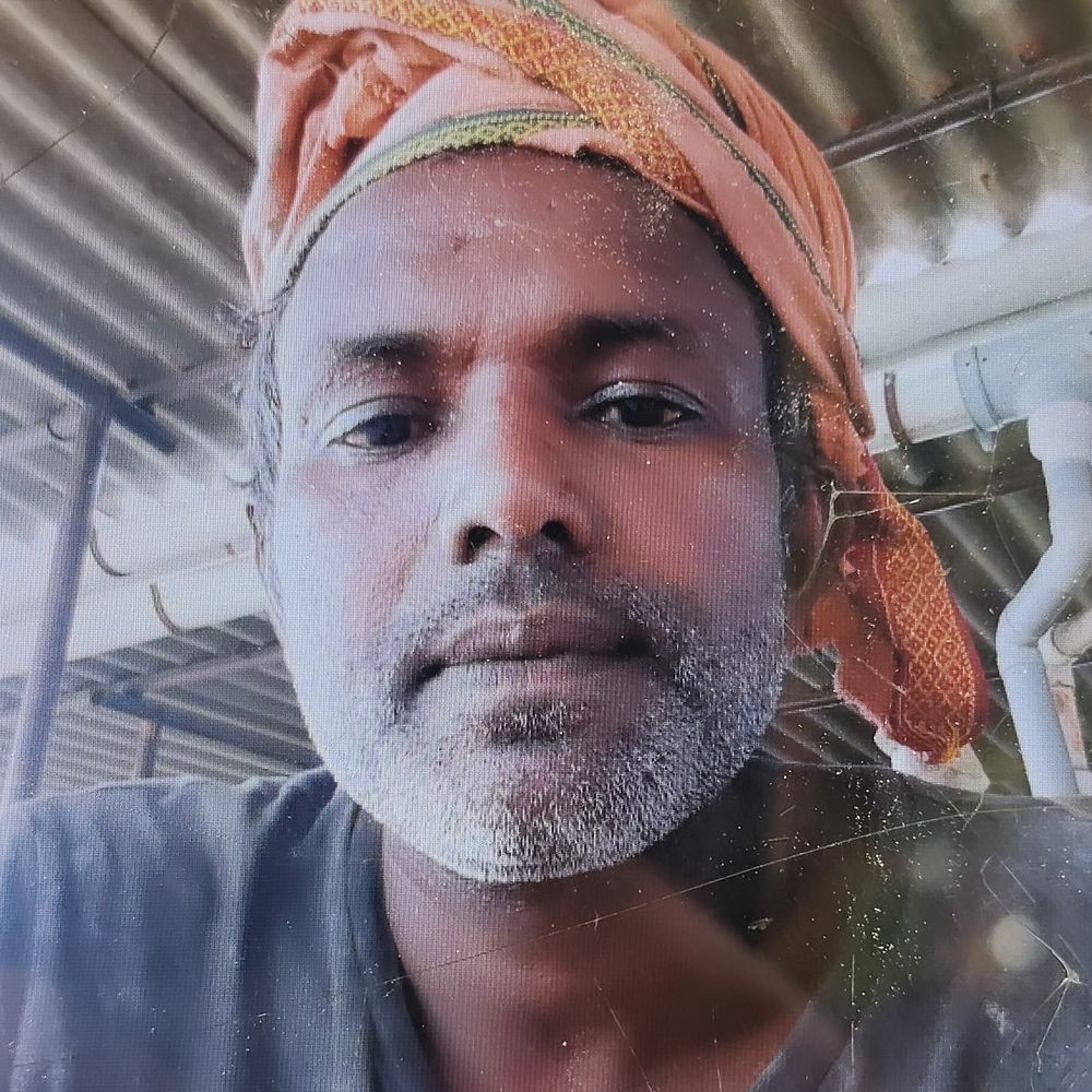 मऊ में ट्रेन से गिरकर यात्री की मौत:मुंशीपुरा ओवरब्रिज के पास दादर एक्सप्रेस से गिरा, मुंबई से बलिया जा रहा था