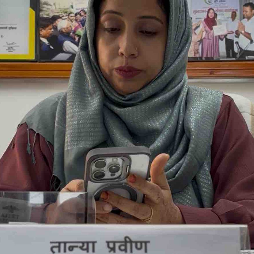 मुखिया तान्या परवीन ने बदली सिसवा पूर्वी पंचायत की तस्वीर:विकास कार्यों की हो रही तारीफ, प्रशासनिक कार्यों में भागीदारी के लिए महिलाओं को किया प्रेरित