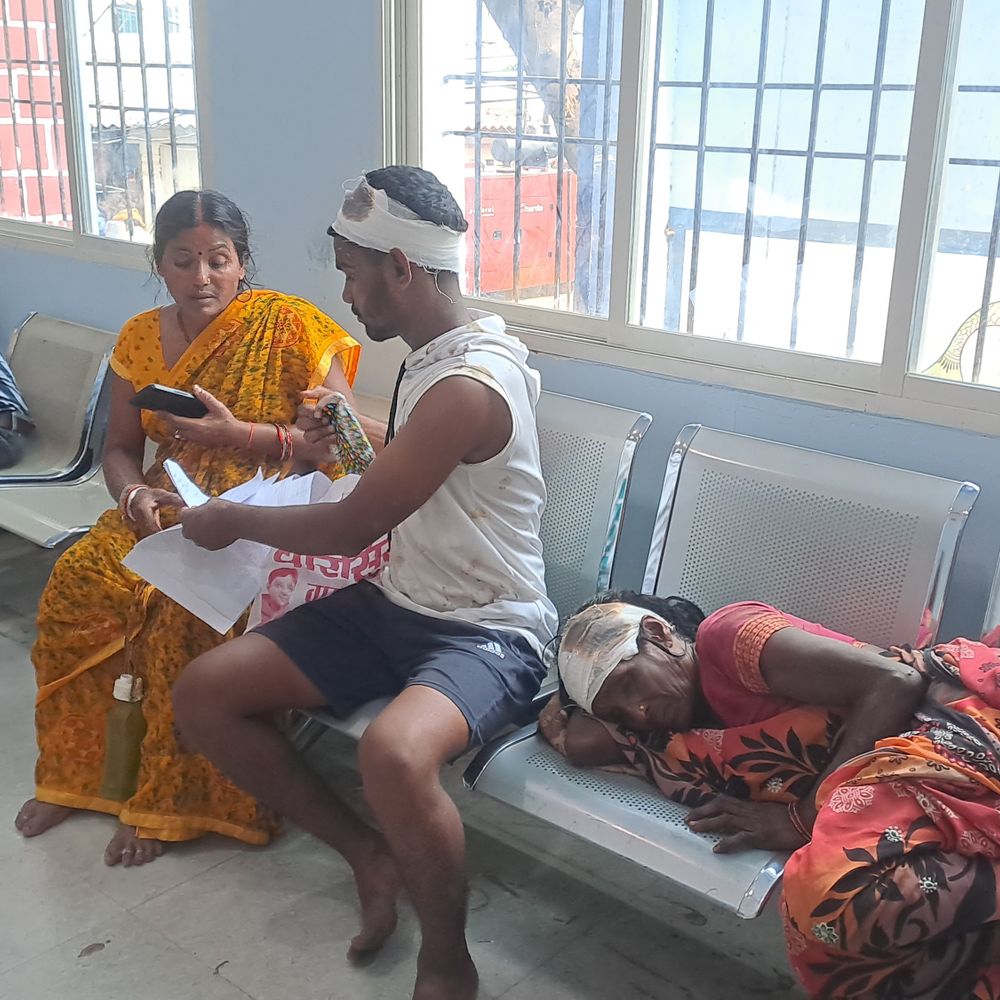 गोपालगंज में 2 पक्षों में मारपीट, 4 घायल:मवेशी के दरवाजे पर पहुंचने को लेकर हुआ विवाद, एक गंभीर