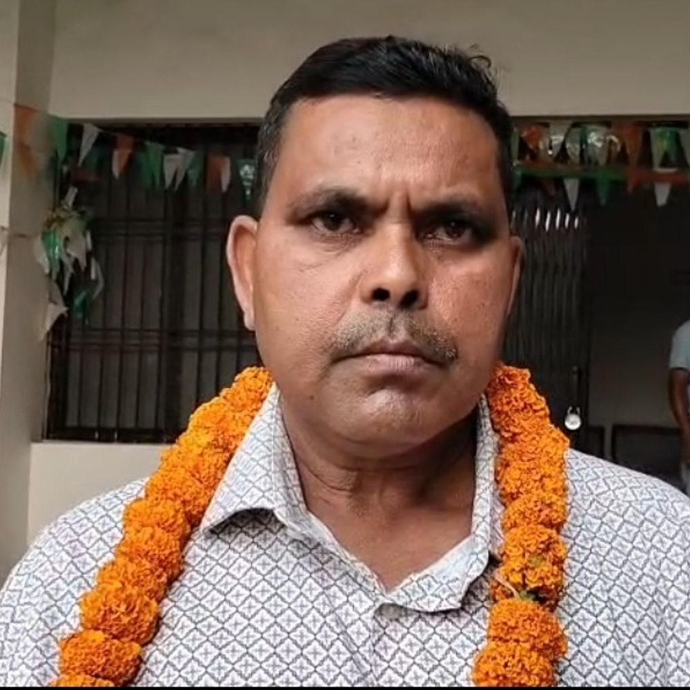 किशनगंज में उपभोक्ता सहकारी समिति का पहला बोर्ड बना:12 सदस्य चुने गए; मुजाहिद आलम अध्यक्ष, निबंधन प्रमाण पत्र मिला