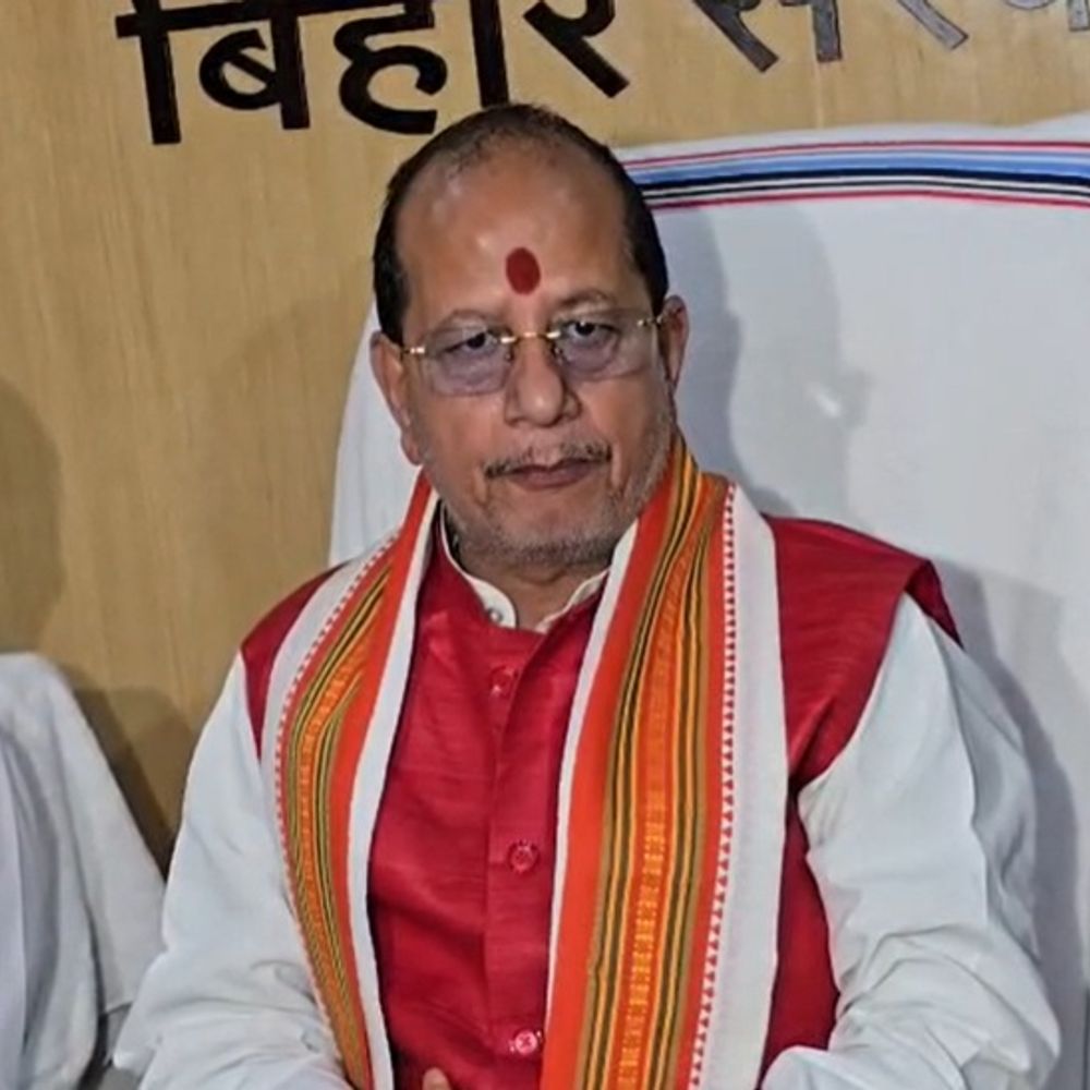 राजस्व अधिकारी को आज काम पर लौटने की चेतावनी:आदेश न मानने पर होगी कार्रवाई, डिप्टी सीएम बोले- जनहित से समझौता नहीं