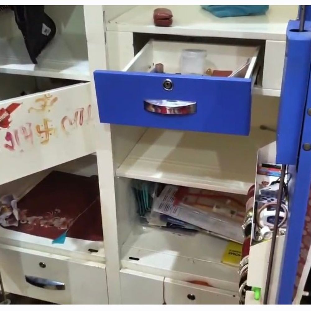 ओरछा में सूने घर से सोना-चांदी, टीवी और राशन चोरी:परिवार शादी में गया था बरुआ सागर, ताले तोड़कर घुसे थे अंदर