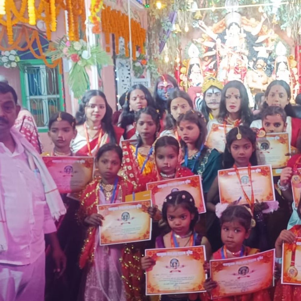 मुंगेर के पड़हम दुर्गा स्थान में डांडिया नृत्य:चैती नवरात्र पर संगीत से भक्तिमय हुआ माहौल, कलाकारों को मिला सम्मान