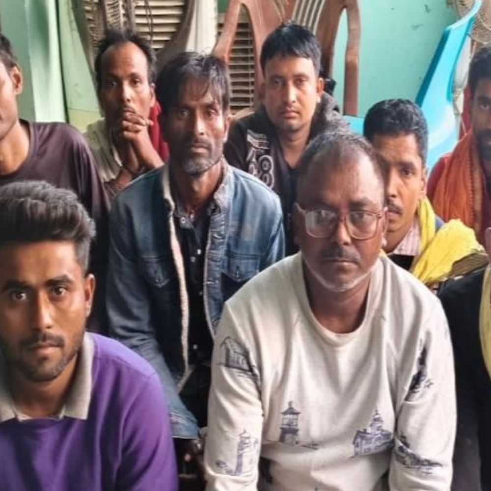 बेतिया 157 लीटर शराब मिली:24 घंटे में 12 गिरफ्तार, 1.94 लाख जुर्माना वसूला, टेंपो और बाइक जब्त