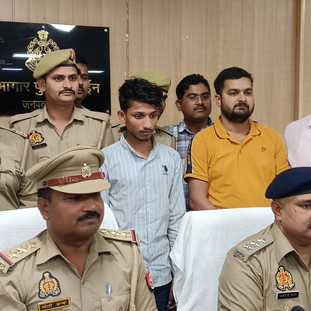 बस्ती में चोरी का खुलासा, आरोपी गिरफ्तार:3.24 लाख कैश और 8 लाख के जेवरात बरामद, चोरी के रुपए से लोन की किश्त दी