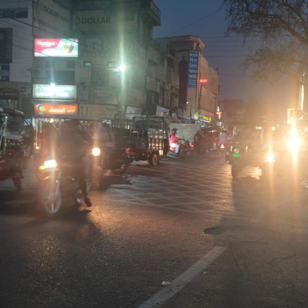 किशनपुरा चौक पर वाहनों से लग रहा जाम