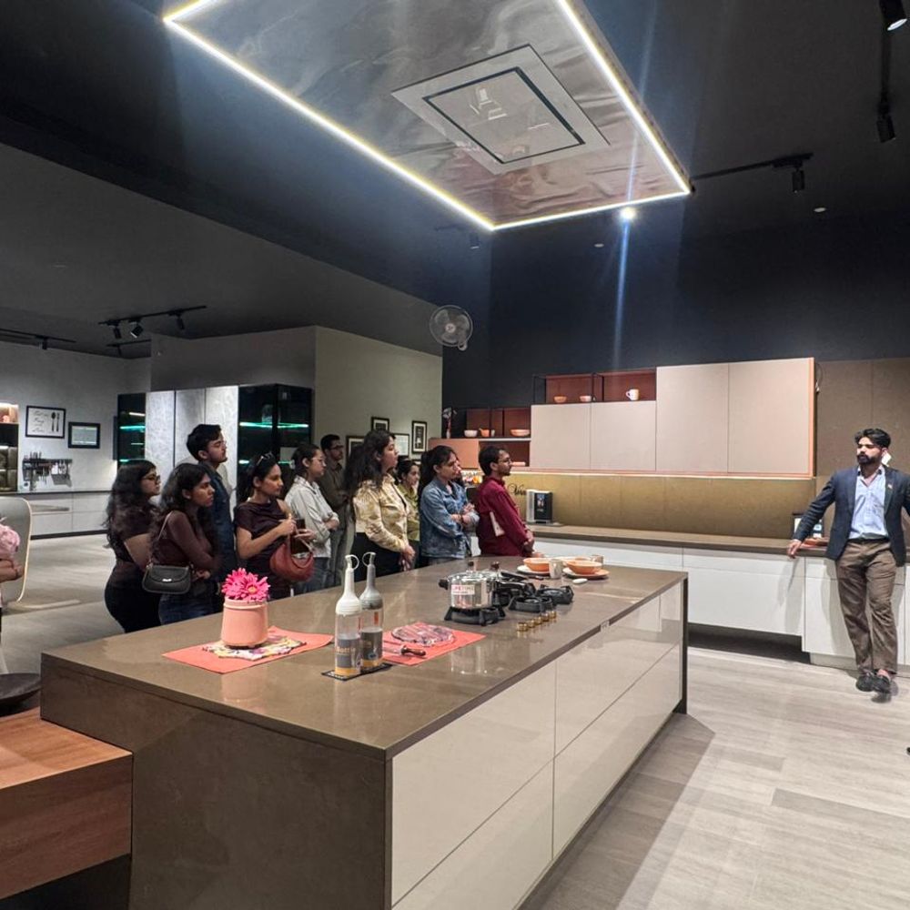 इंटीरियर डिजाइनिंग में नई इनोवेशन के बारे में ली प्रैक्टिकल नॉलेज