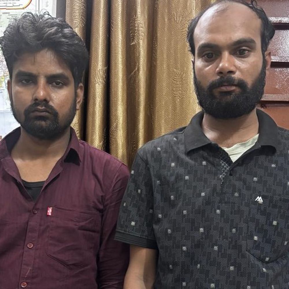 ATM कार्ड बदलकर ठगी करने वाले गिरोह का खुलासा:पूर्णिया में दो साइबर अपराधी गिरफ्तार; 17 ATM कार्ड, मोबाइल और 58 हजार कैश बरामद