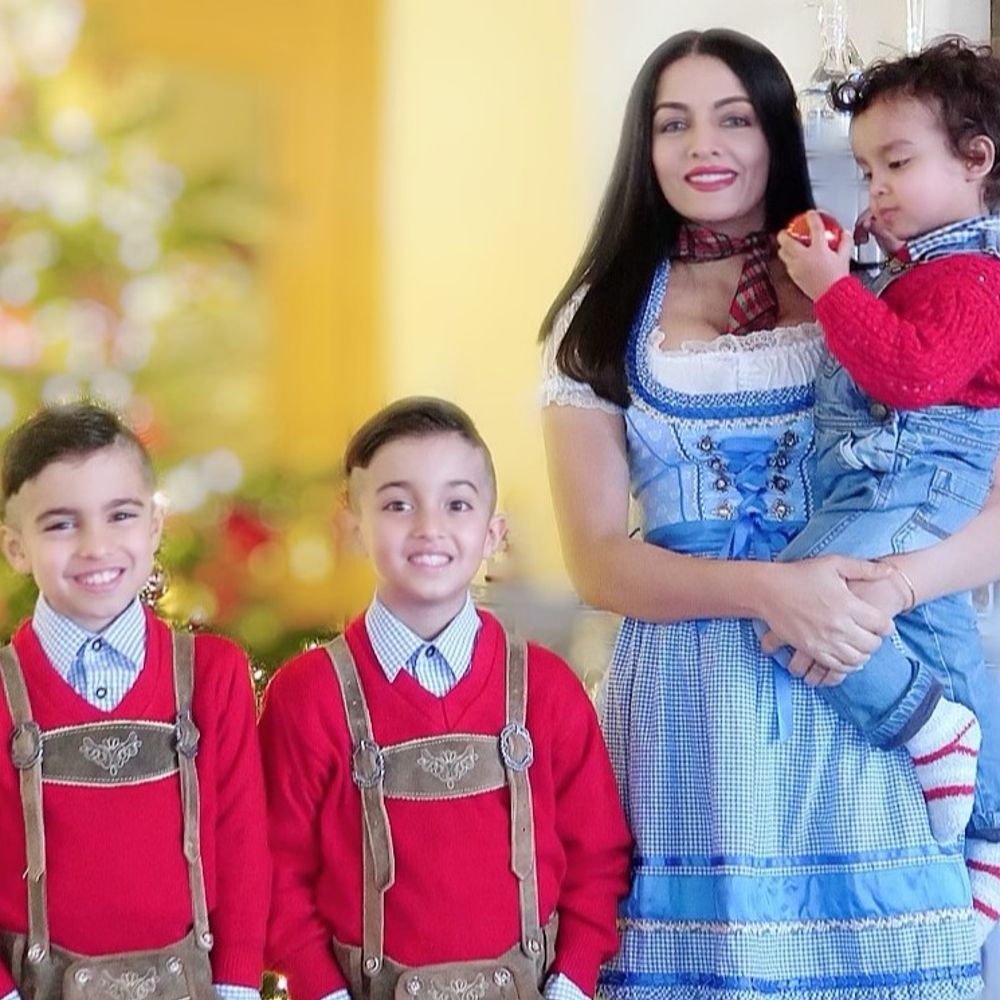 सेलिना जेटली बोलीं- महीनों से बेटों की आवाज नहीं सुनी:बच्चों के 14वें बर्थडे पर इमोशनल पोस्ट की; पति पर लगा चुकीं टॉर्चर के गंभीर आरोप