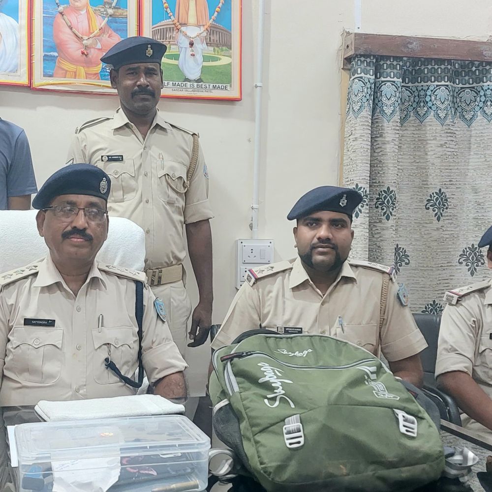 गढ़वा में शादी तुड़वाने को रची खौफनाक साजिश:प्रेमी के हाथों होने वाले ससुर पर चलवाई गोली, पुलिस ने युवक-युवती को किया अरेस्ट