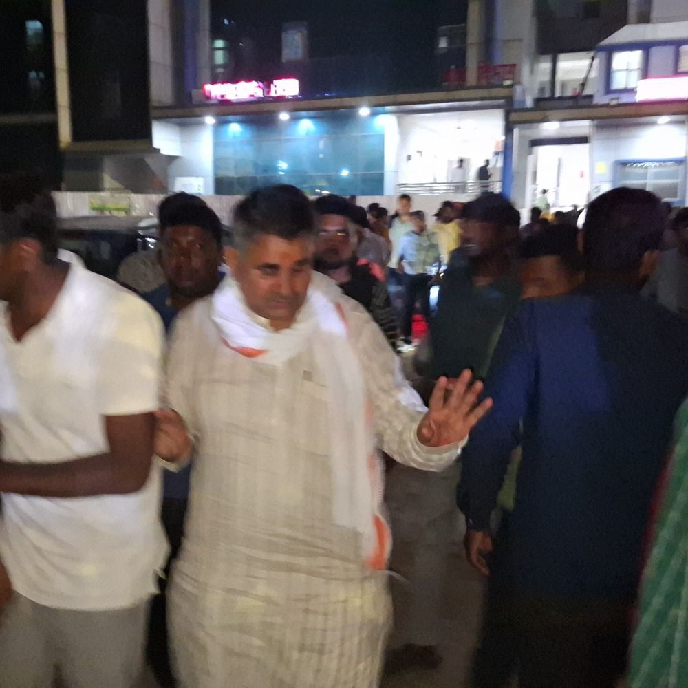 मुजफ्फरपुर में रामसूरत राय के करीबी की हत्या:बेटे के सामने अपराधियों ने मारी दो गोली, सिर-पेट में लगी बुलेट; पूर्व मंत्री रोते हुए बोले- प्रशासन कार्रवाई करें