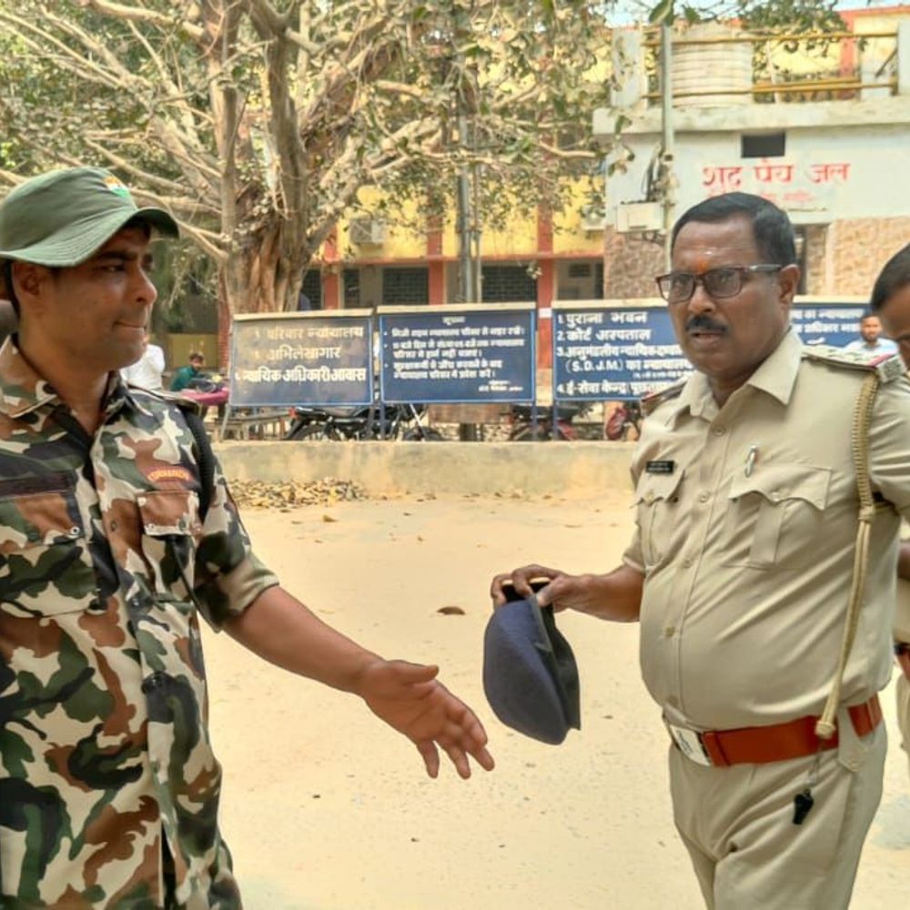 खगड़िया सिविल कोर्ट को बम से उड़ाने की धमकी:कोर्ट परिसर में अफरातफरी, बम निरोधक दस्ता मौके पर