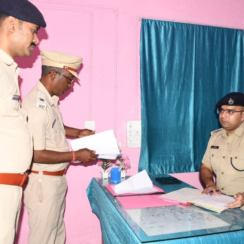 SP ने यातायात थाने का किया निरीक्षण:लंबित कांडों के शीघ्र निष्पादन का दिया निर्देश, नियम पालन नहीं करने वालों पर होगी कार्रवाई