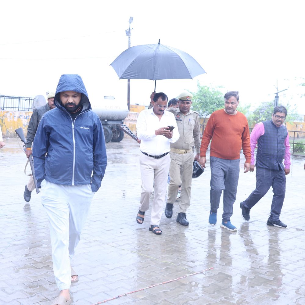 मुरादाबाद में नगर आयुक्त ने किया निरीक्षण:ईद से पहले व्यवस्थाओं का लिया जायजा, साफ सफाई के दिए निर्देश