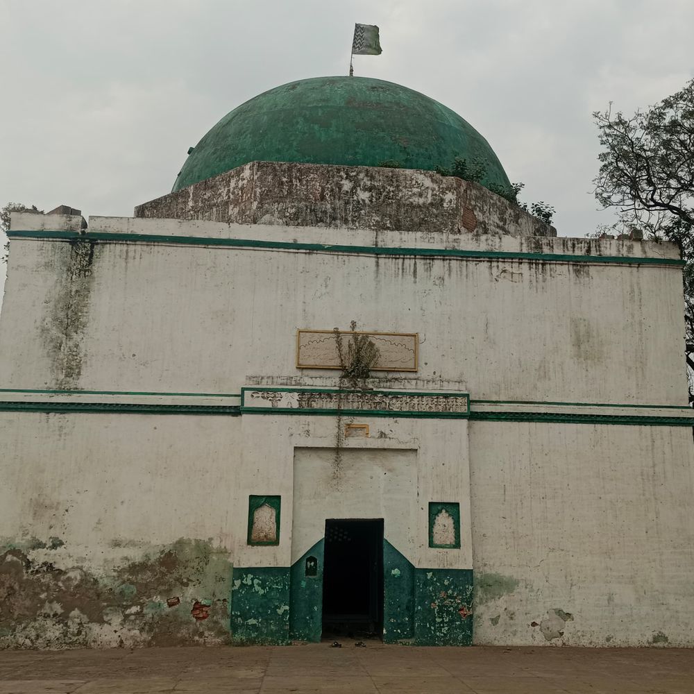 संभल के बादल गुंबद पर नेजा मेला नहीं लगा:बुजुर्ग बोले- सरकार में मुसलमानों से खुन्नस है, चाह रहे हमारा कोई त्योहार न हो