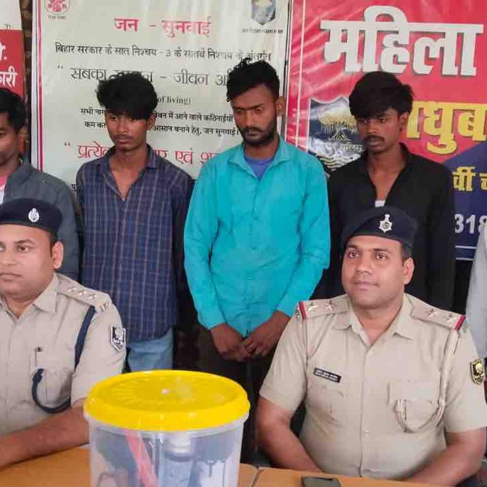 मोतिहारी में बाइक चोर गिरोह का खुलासा:14 चोरी की बाइक के साथ 5 गिरफ्तार, फर्जी ऑनर स्मार्ट कार्ड से होती थी खरीद-बिक्री