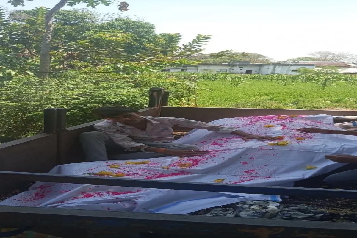 इंजेक्शन लगने के बाद दो घोड़ों की मौत, घोड़ा मालिक ने मांगा मुआवजा