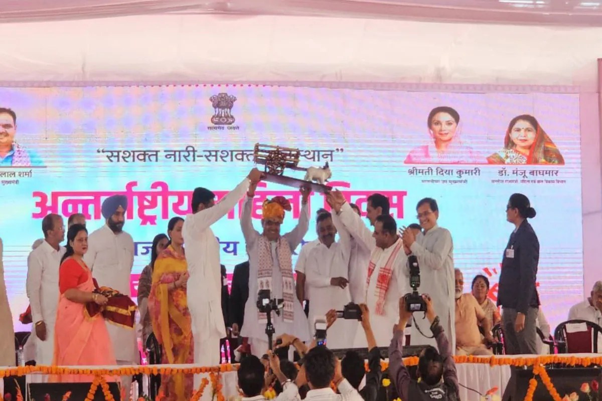 महिला दिवस पर हनुमानगढ़ में बड़ा आयोजन, सीएम भजनलाल शर्मा ने 1058 करोड़ रुपए के विकास कार्यों की दी सौगात