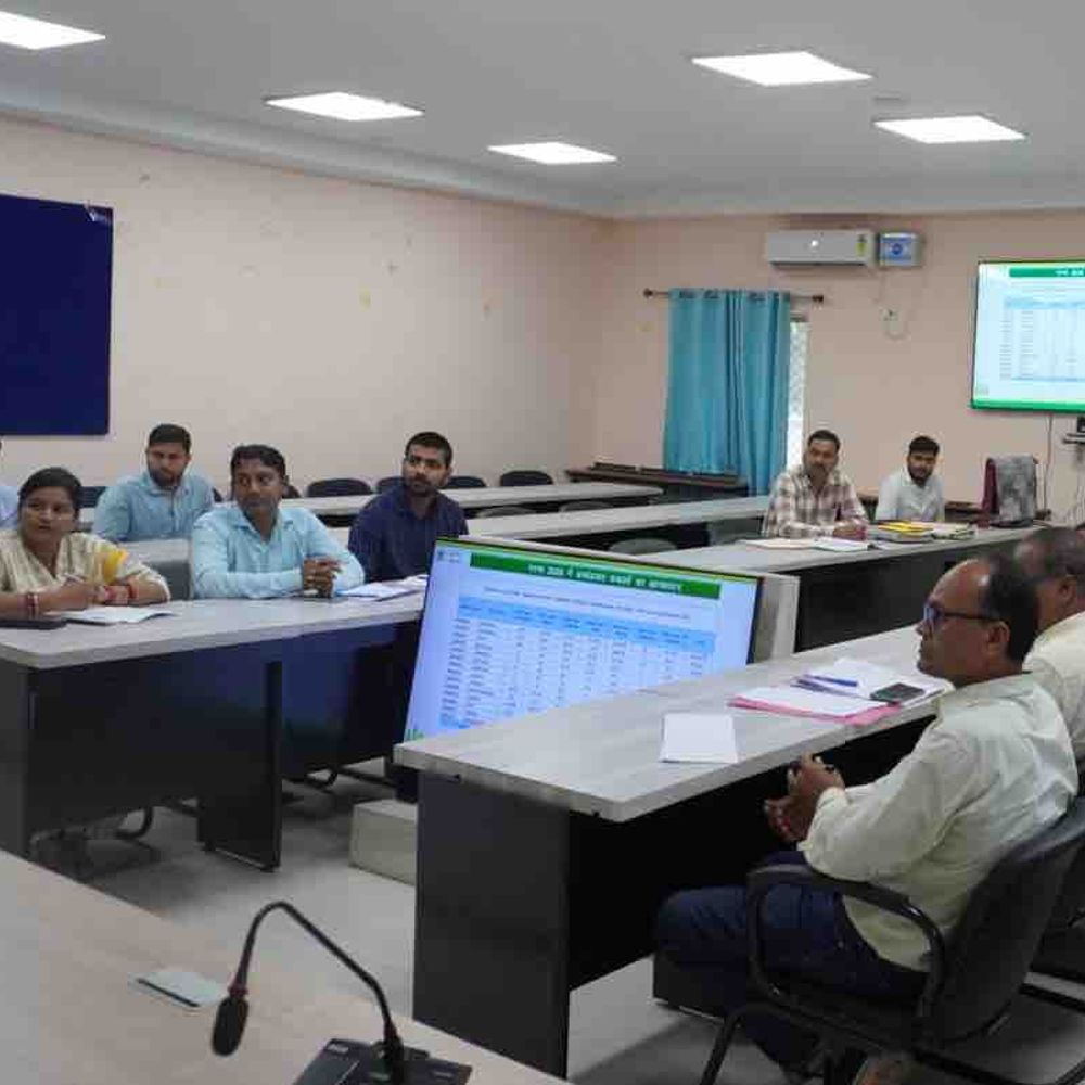 नवादा में जिलास्तरीय कृषि टास्क फोर्स की बैठक:कृषि योजनाओं की प्रगति की समीक्षा, डिजिटल क्रॉप सर्वे पूरा करने के निर्देश