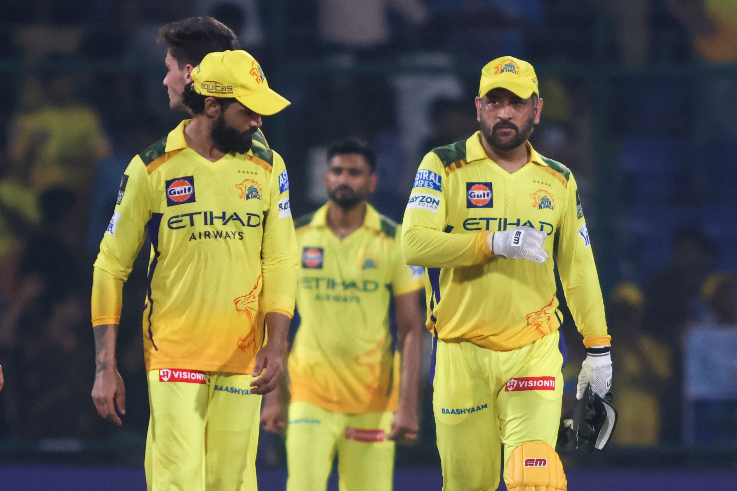 18 साल IPL खेलने के बावजूद धोनी नहीं कर पाए ये कारनामा, इस विकेटकीपर ने 15 साल पहले कर दिया था