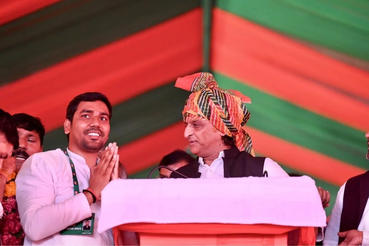 अखिलेश यादव की बड़ी घोषणा, बोले- हमारी सरकार बनी तो महिलाओं को मिलेंगे इतने हजार रुपए