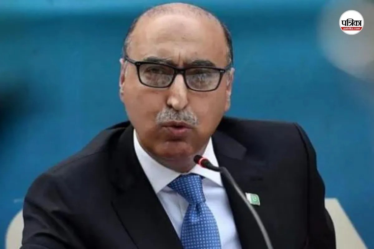 ‘हमें दिल्ली और मुंबई पर बम गिराना चाहिए’, पाकिस्तान के पूर्व राजनयिक अब्दुल बासित के बयान से खलबली