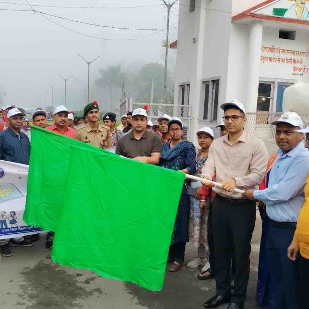 मोतिहारी के समाहरणालय परिसर में पौधारोपण कार्यक्रम आयोजित:बिहार दिवस पर डीएम बोले- पेड़ के बीना जीवन की कल्पना संभव नहीं