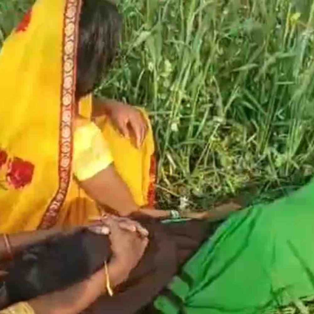 भांजी से प्यार में पेड़ से लटककर दी जान:मोतिहारी घर से 1 किमी दूर मिला युवक का शव, परिजनों ने दोनों को अलग रहने कहा था