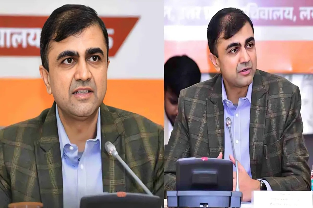 UP News: विवादों में घिरे IAS अभिषेक प्रकाश बहाल, नियुक्ति विभाग ने जारी किया आदेश