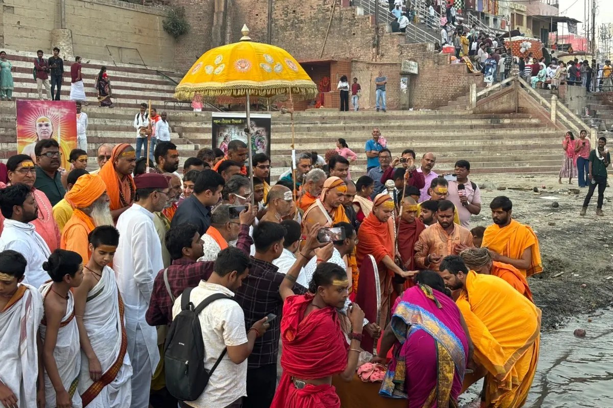 शंकराचार्य अविमुक्तेश्वरानंद ने किया गंगा पूजन, शनिवार को शुरू करेंगे ‘गो-प्रतिष्ठार्थ धर्म युद्ध शंखनाद‘ यात्रा, लखनऊ कूच का है प्लान