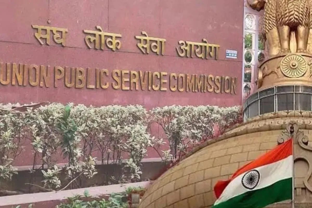 देवरिया की समीक्षा ने सिविल सेवा में 56वां रैंक हासिल किया…अनिल और रवि ने भी चयनित होकर बढ़ाया जिले का मान