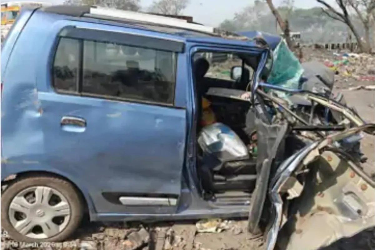 यूपी में दर्दनाक सड़क हादसे में दो पत्रकारों की मौत, अनियंत्रित डीसीएम डिवाइडर पार कर कार को मारी भीषण टक्कर