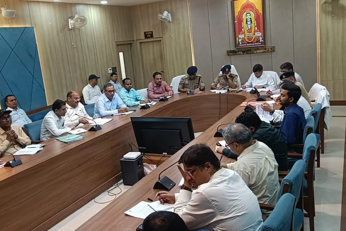 नवरात्र, रामनवमी और ईद को लेकर सीएम योगी सख्त, सुरक्षा व साफ-सफाई पर विशेष जोर