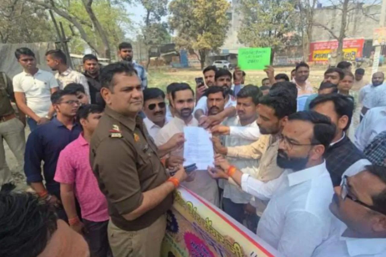 कुलदीप सिंह सेंगर के समर्थक मीडिया ट्रायल से नाराज, न्याय पदयात्रा का आयोजन, पुलिस ने रोका