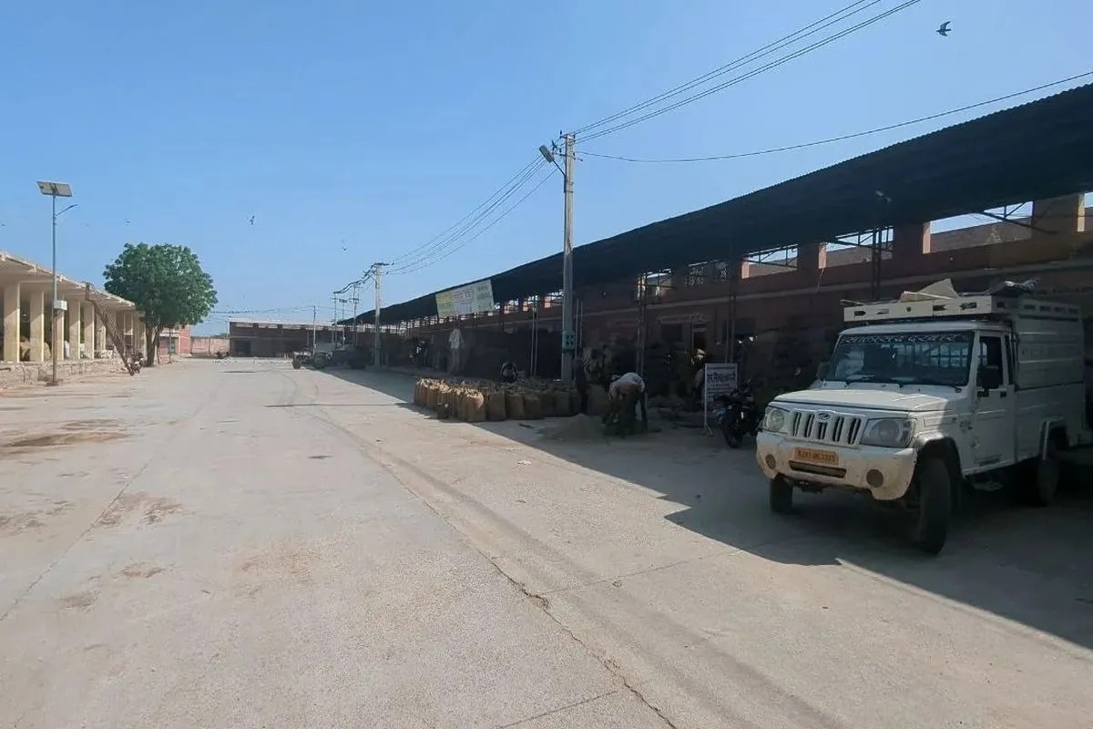 Nagaur news…ए-ग्रेड मंडी में सुरक्षा फेल, करोड़ों के कारोबार के बीच कैमरे गायब