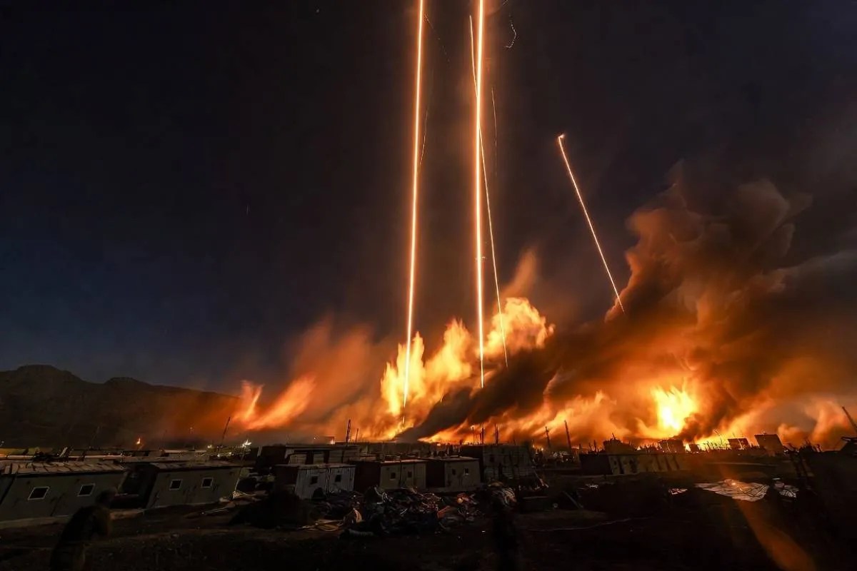 UAE पर हमला: 20 बैलिस्टिक मिसाइलों और ड्रोन की बारिश, भारतीय समेत 8 की मौत से मचा कोहराम