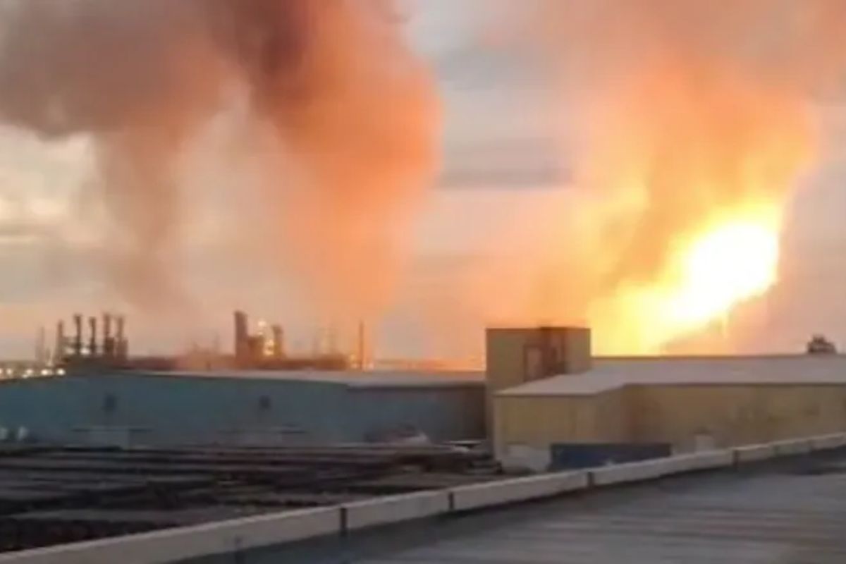 ईरान के तेल डिपो पर हमले के बाद व्हाइट हाउस ने इजरायल को भेजा विवादित संदेश, मच गई खलबली